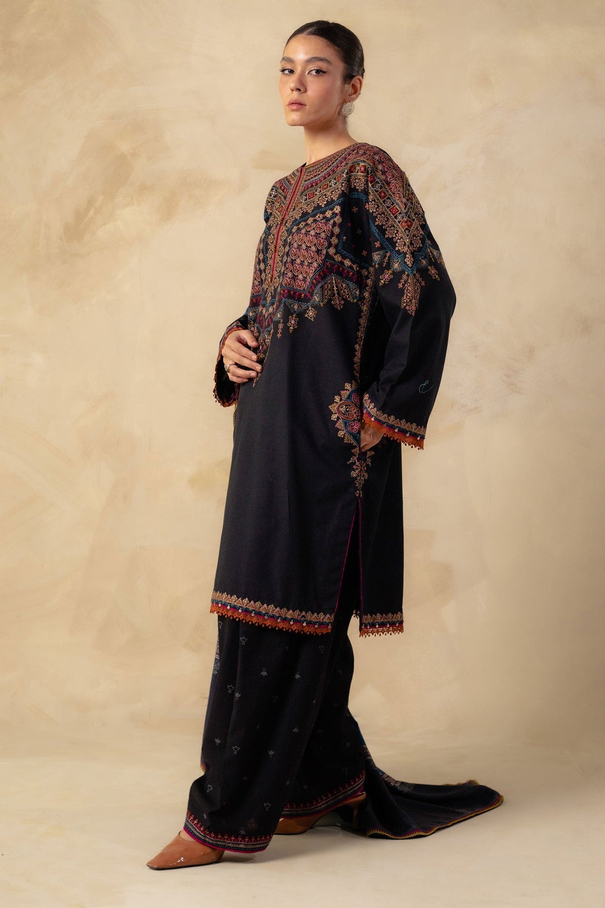 Buy Now, 8B - Coco Winter 2023 - Zara Shahjahan - Shahana Collection UK - Wedding and Bridal Party Wear - Fall Edit - Pakistani Designer Women-wear in UK