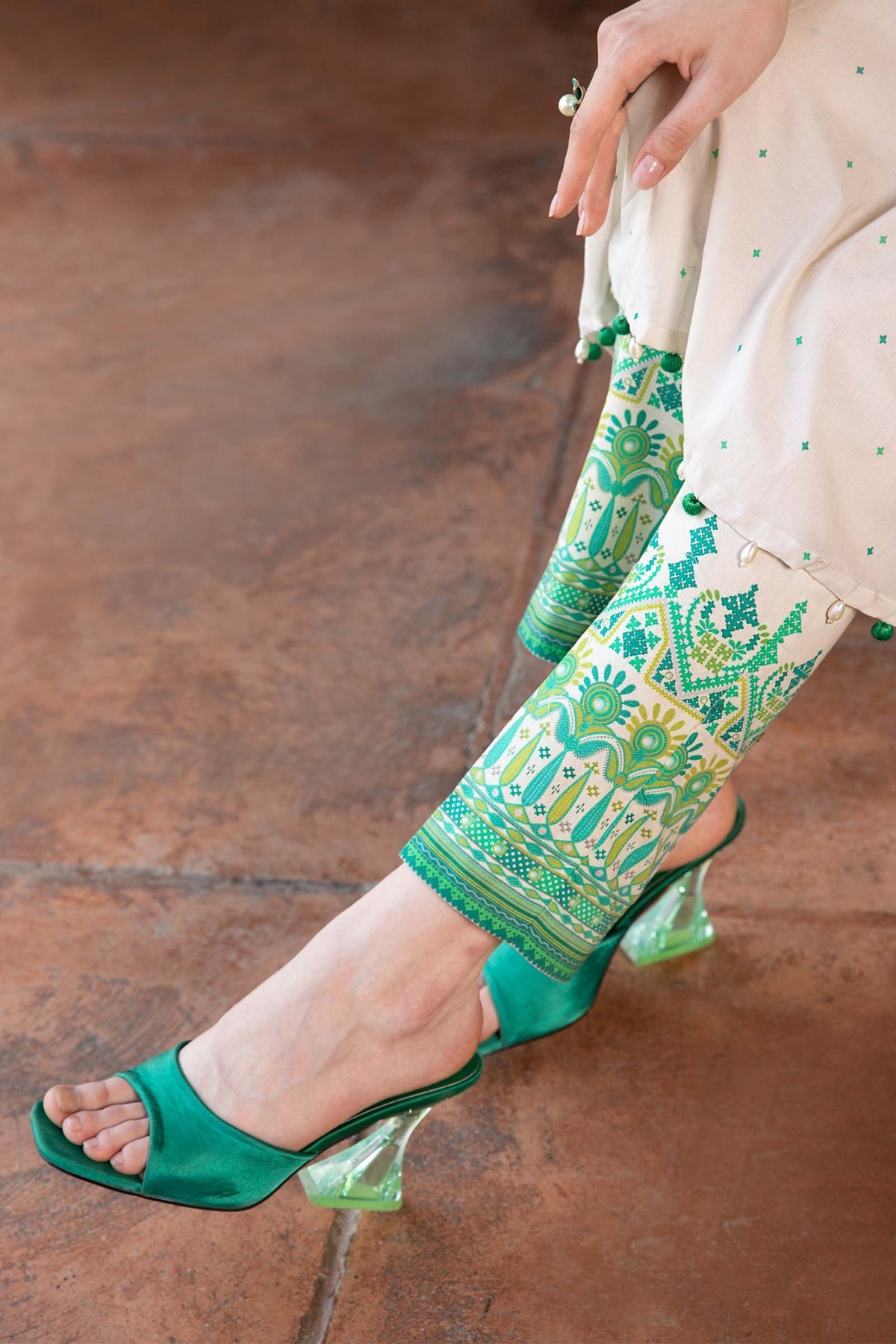 Maria. B - Mprints - Spring Summer 2023 - MP - 06 B - Summer Lawn Collection - Pakistani Lawn Brands - Shahana Collection Uk