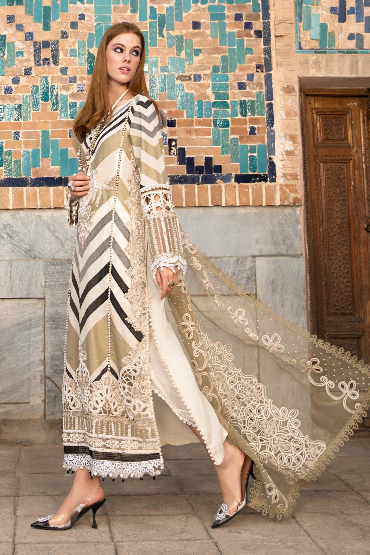  Maria.B Luxe Lawn - D-2314-A- Luxury Eid Lawn 2023 - Spring Summer 2023 - Shahana Collection UK