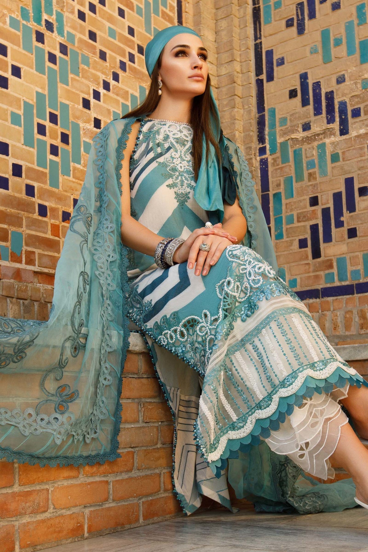  Maria.B Luxe Lawn - D-2314-B- Luxury Eid Lawn 2023 - Spring Summer 2023 - Shahana Collection UK