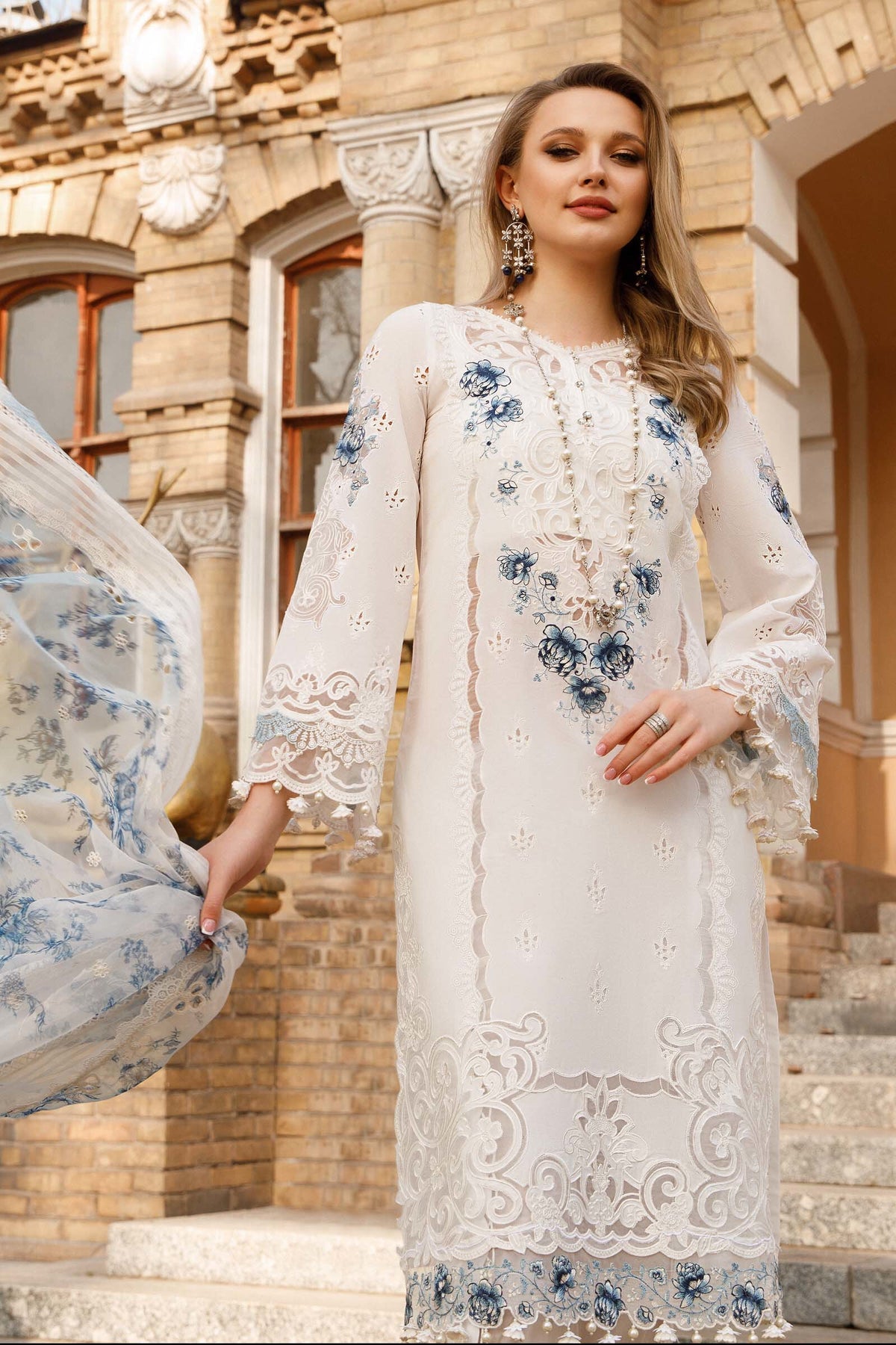 Maria.B Luxe Lawn - D-2315-A- Luxury Eid Lawn 2023 - Spring Summer 2023 - Shahana Collection UK