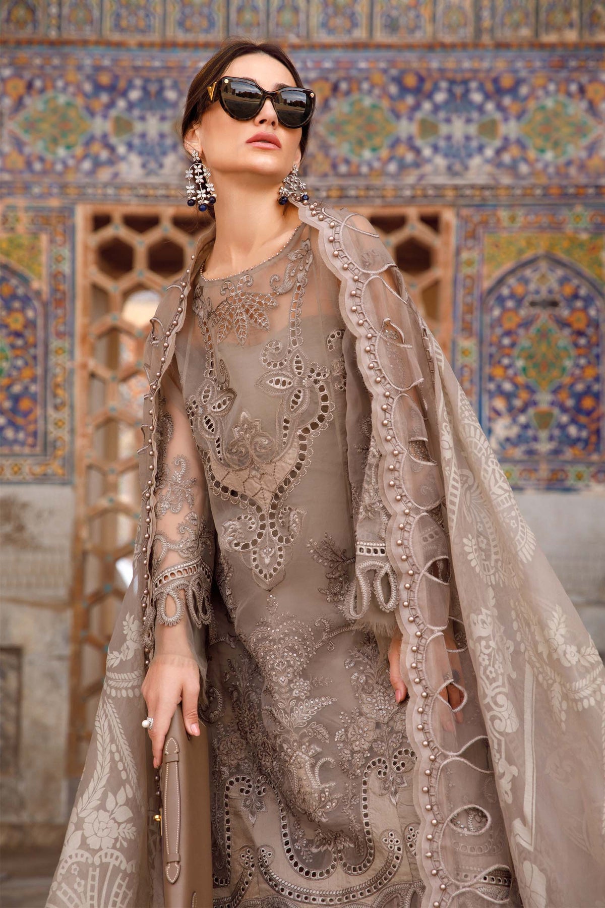 Maria.B Luxe Lawn - D-2303-B - Luxury Eid Lawn 2023 - Spring Summer 2023 - Shahana Collection UK