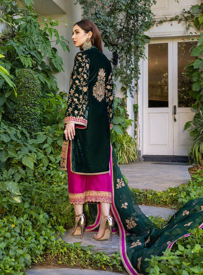 Pareeshay 02 - Zainab Chottani Velvet 2022 Collection - Pareeshay 02 - Zainab Chottani Velvet 2022 Collection - Shahana Collection