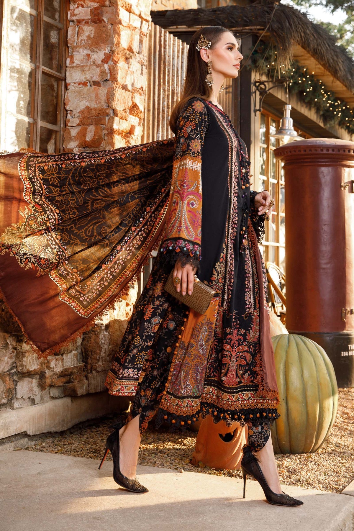 Maria. B - Mprints - Spring Summer 2023 - MP - 03 B - Summer Lawn Collection - Pakistani Lawn Brands - Shahana Collection Uk