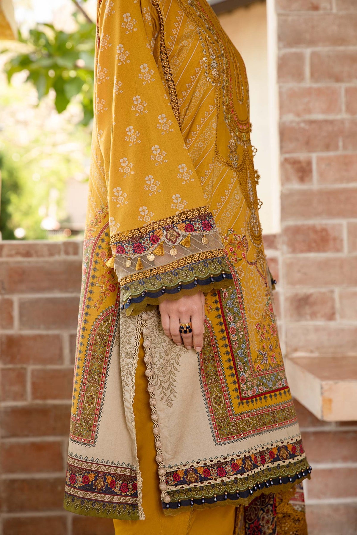  Maria. B - Mprints - Spring Summer 2023 - MPT - 12 A  - Summer Lawn Collection - Pakistani Lawn Brands - Shahana Collection Uk